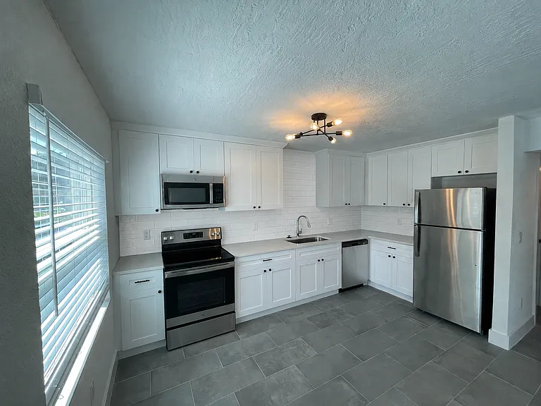 106 Columbia Dr #A12 — Photo 3