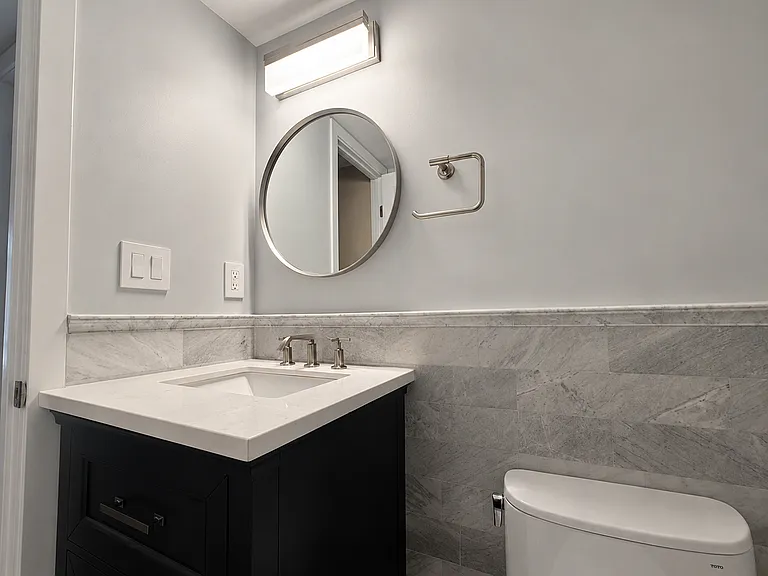 1099 22nd St NW #201 — Photo 16