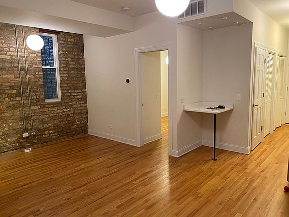 3rd image of 1449 N Bosworth Ave #1R