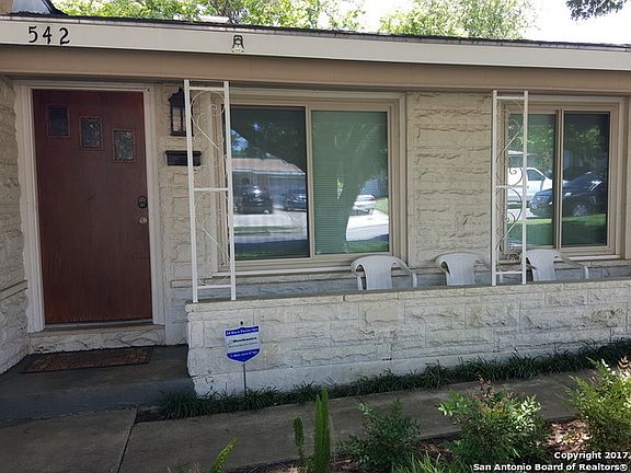 4th image of 542 Adrian Dr