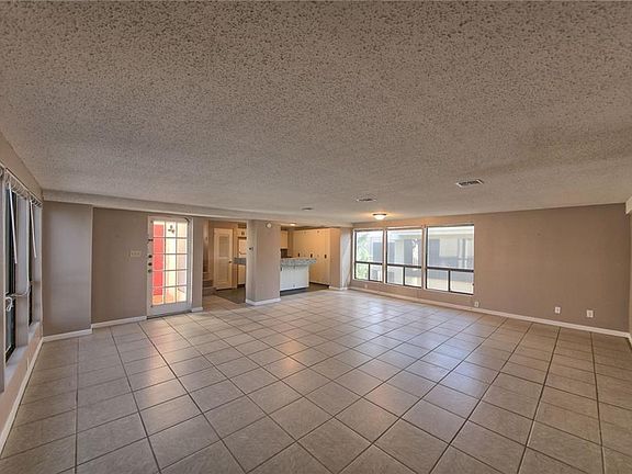 5th image of 5804 Circulo Dr #8H