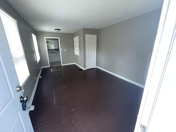 2nd image of 4506 E 16th St #4506