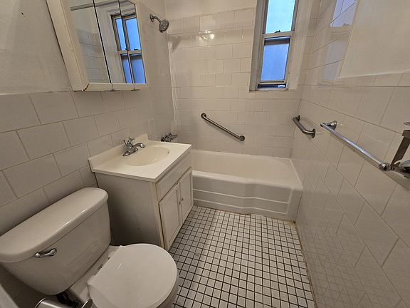 4th image of 2101 Bedford Ave APT 1H