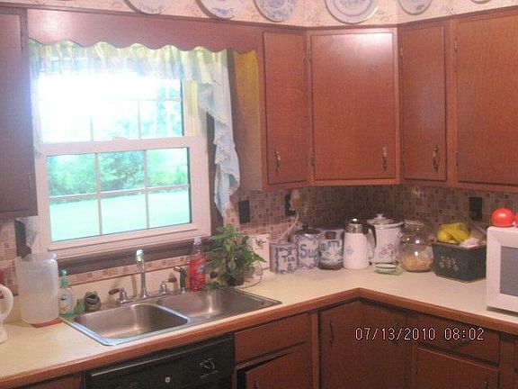 5th image of 2344 Harriet Ln