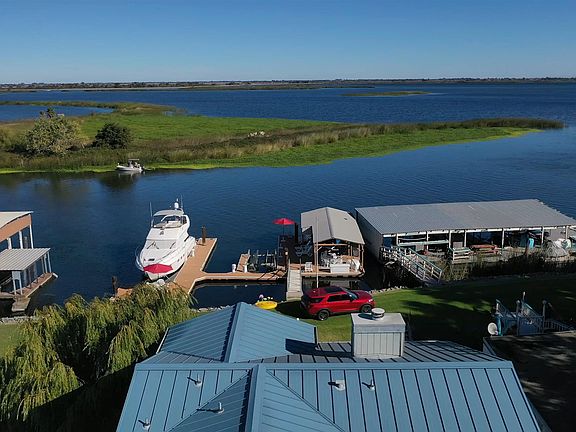 2nd image of 3777 Willow Rd