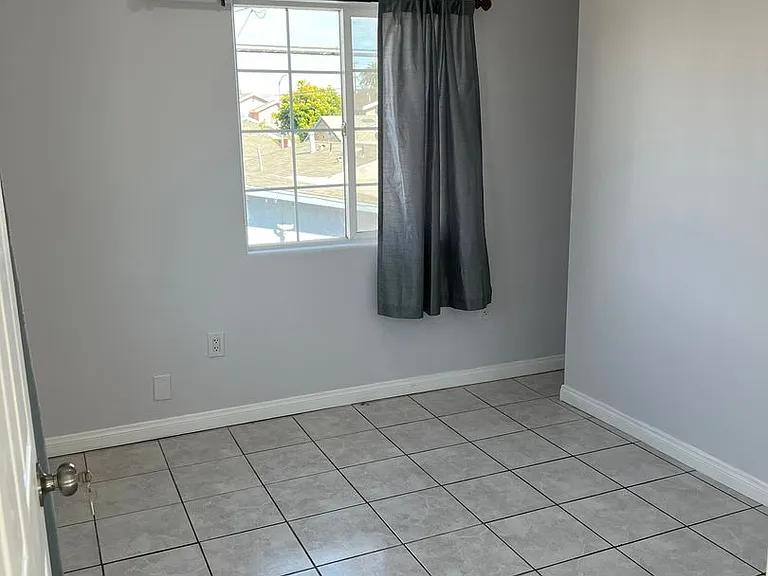 1454 N Gaviota Ave — Photo 6
