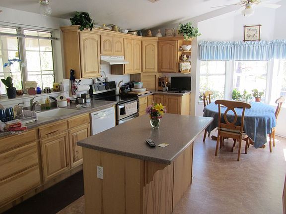 3rd image of 711 N McKnight Cir