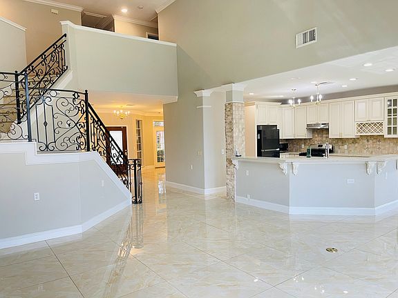 5th image of 6207 Harrison Ct