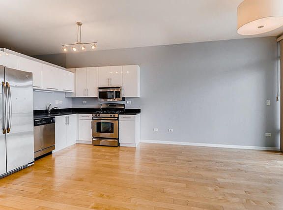 5th image of 2668 N Halsted St APT 401