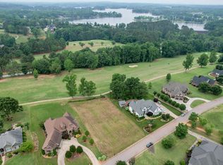 825 E Heathland Dr, Inman, SC 29349