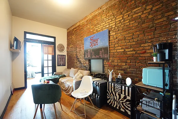 Rented by Rennit Inc. | media 2