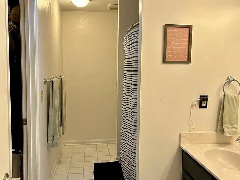 114 Montclair Ct — Photo 17