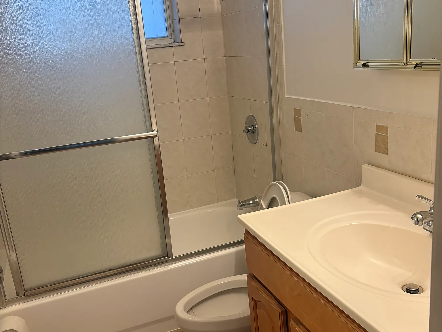 3 bed, 1381 sqft, $3,500 — Photo 2
