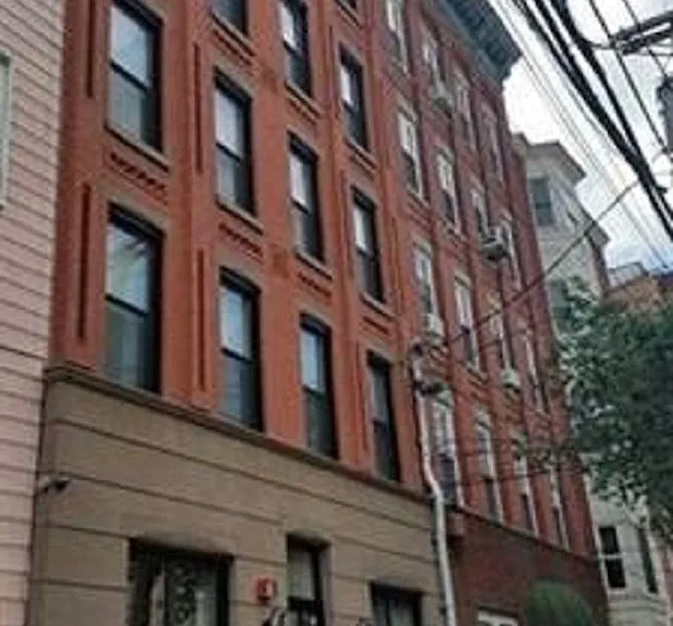 525 Adams St #4L — Photo 1