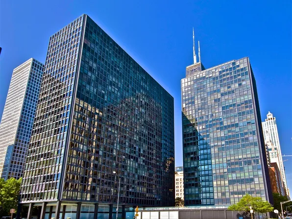 910 N Lake Shore Dr #2518, Chicago, IL 60610