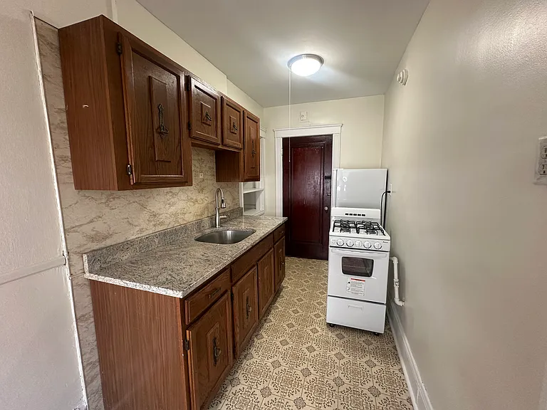 200 Fellsway W #6 — Photo 1
