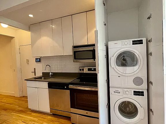 3rd image of 250 Mulberry St APT 12