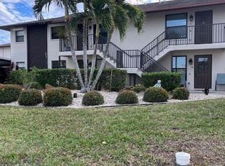 3935 Country Club Blvd APT 19, Cape Coral, FL 33904