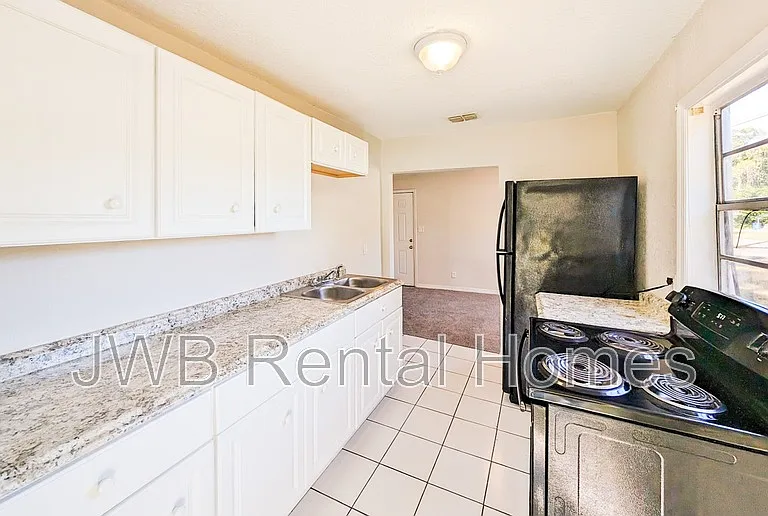 3216 Duane Ave — Photo 2