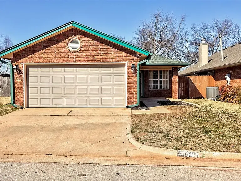 1005 Valley Ct — Photo 13