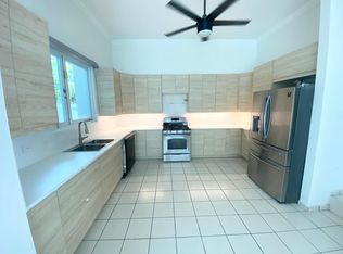 711 Los Campos De Montehiedra, San Juan, PR 00926