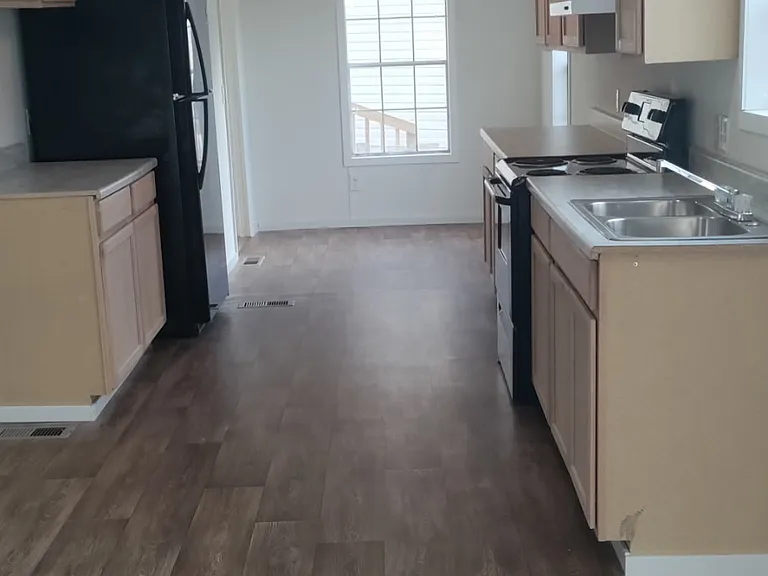 1213 Stoneybrook Dr — Photo 5