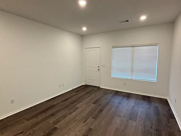 34 Ten Point Ln — Photo 4