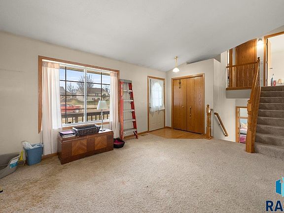 2nd image of 220 S Augusta Ave