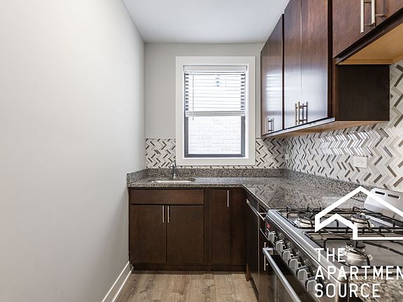 2nd image of 431 W Belden Ave APT C303