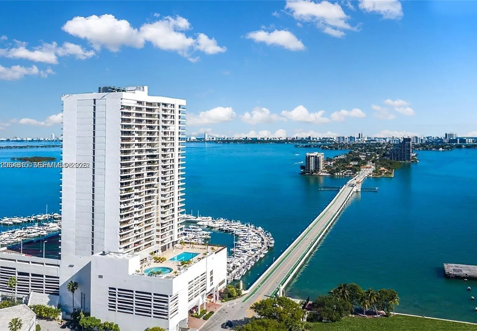1 bed, 1.5 bath, 800 sqft, $2,700 — Photo 1