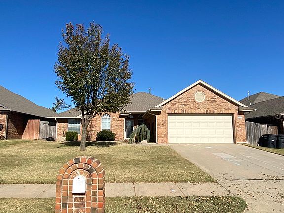 Front of house photo. Taken on 11/17/20.