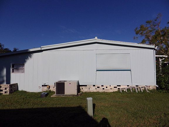 4th image of 42 Hanover Ct