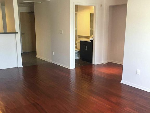 3rd image of 159 W Green St Unit 406