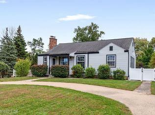 26045 Ross Dr, Redford, MI 48239