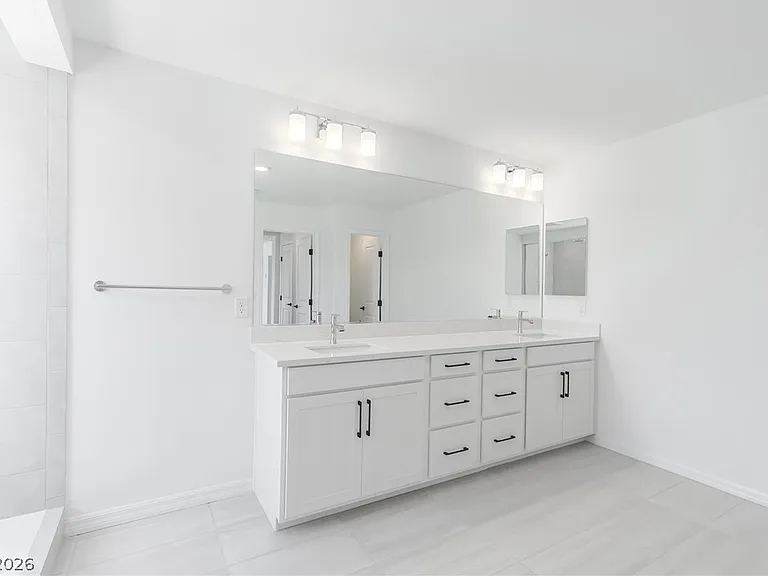 6846 W Ford Ave — Photo 21