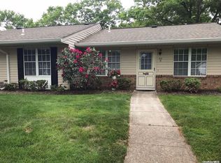 413 Weymouth Ct UNIT B, Ridge, NY 11961