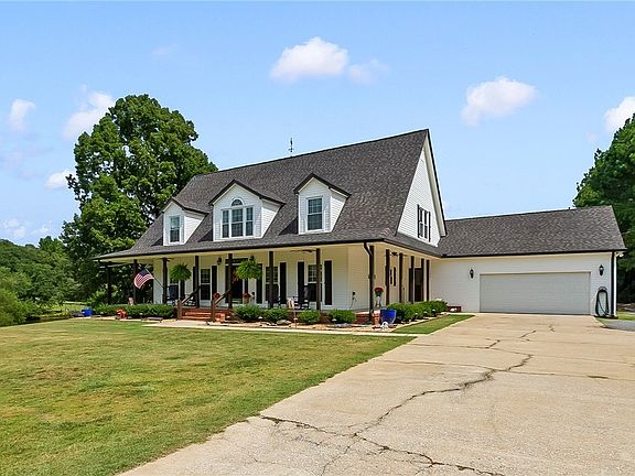 3rd image of 16033 Dixie Dr