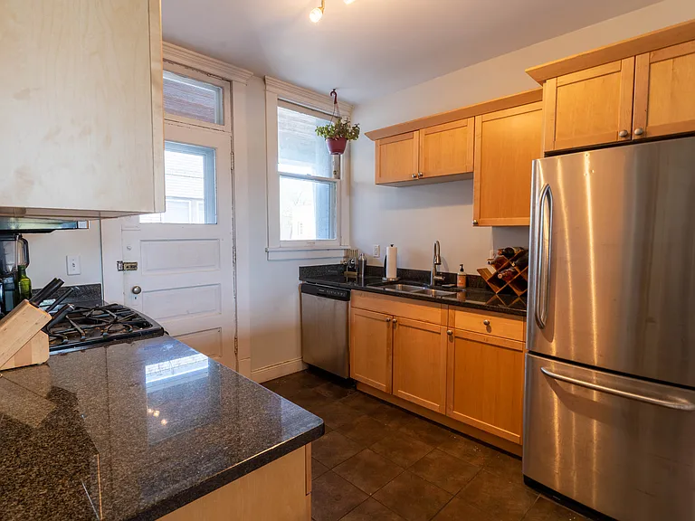 1110 W 25th St #302 — Photo 9