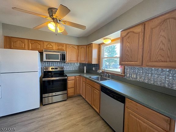 5th image of 24 Hadowanetz Dr