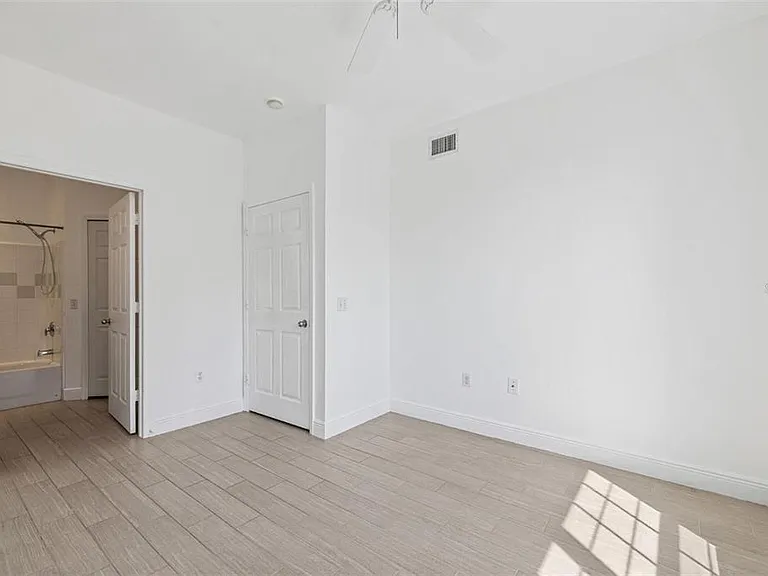 5571 Rosehill Rd #104 — Photo 20