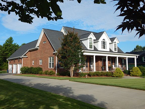 4th image of 24 Clay Ct