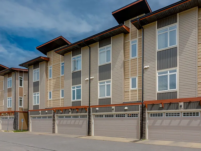 W Skyview Point Pl NE — Photo 33