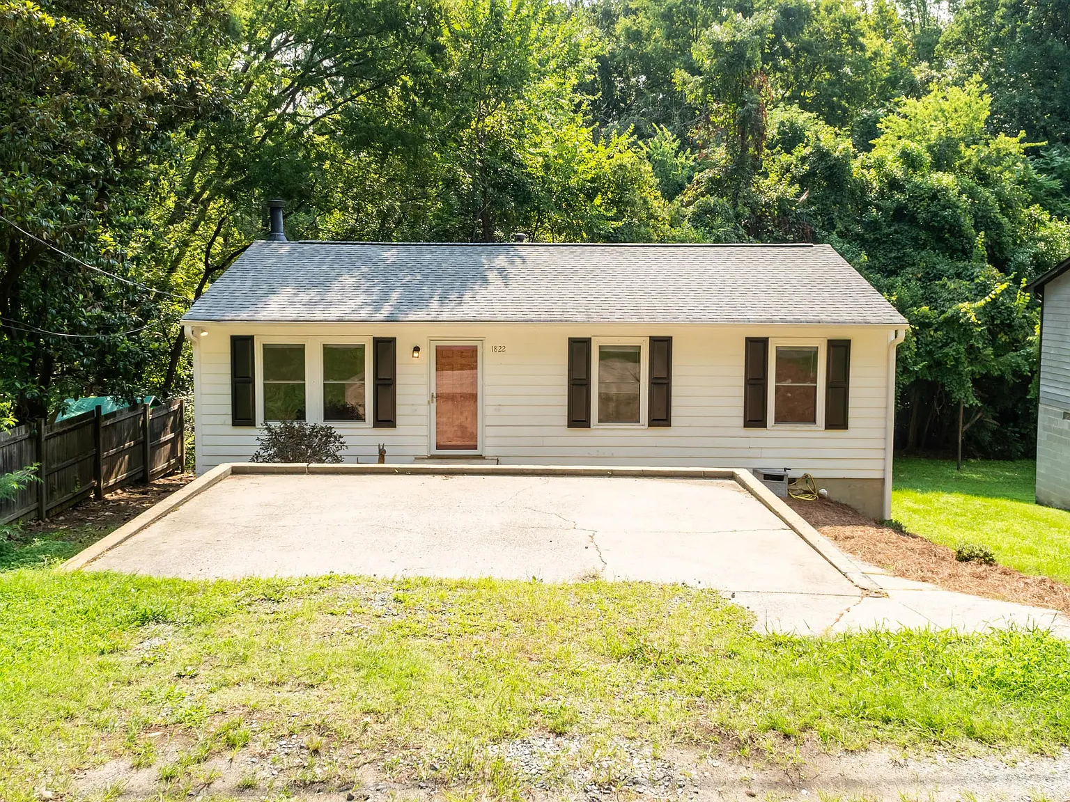 3 bed, 1152 sqft, $1,850 — Photo 1