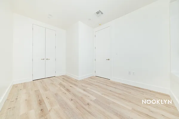 Rented by Nooklyn NYC LLC | media 59