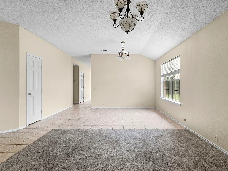 3300 Creekwood Dr — Photo 13