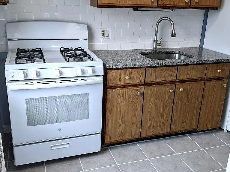 601 Glenview St #2 — Photo 9