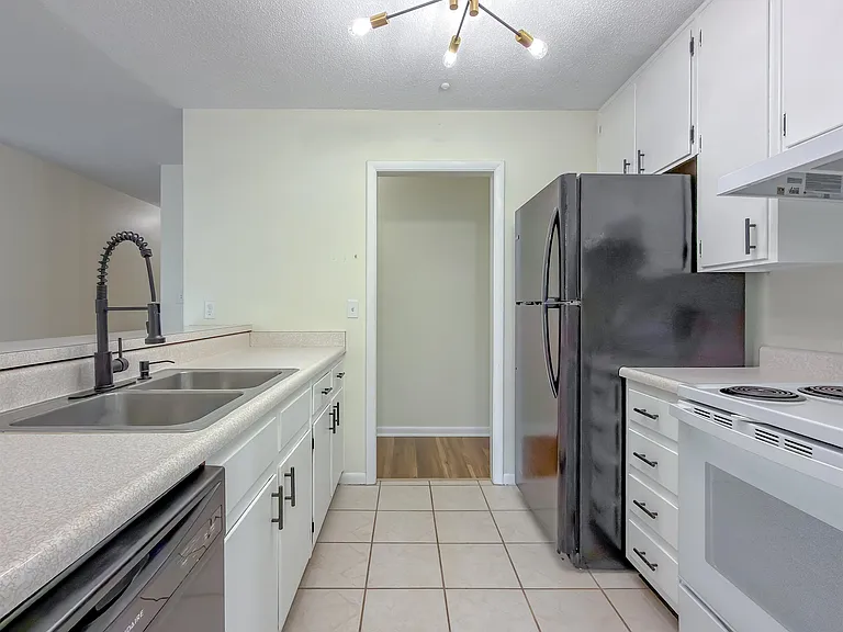 307 Sweetbriar Dr — Photo 9