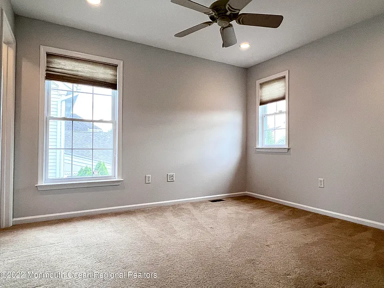 1 Hendrickson Ct — Photo 31