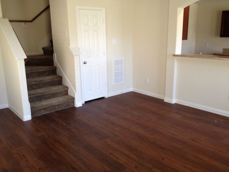 1-Family Room_1477L_01172014