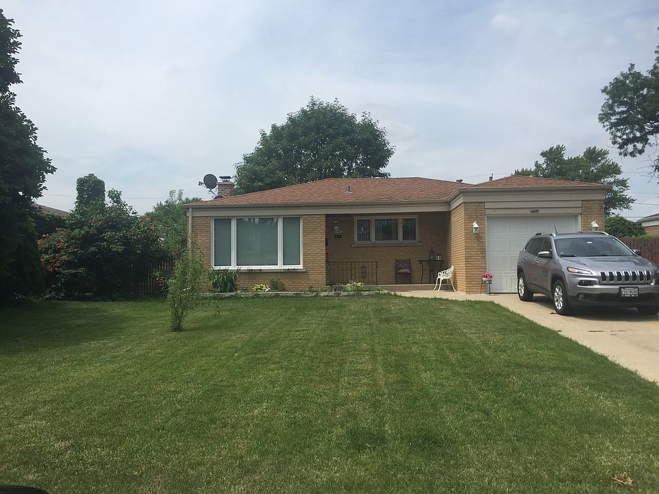 1st image of 2704 Louis St